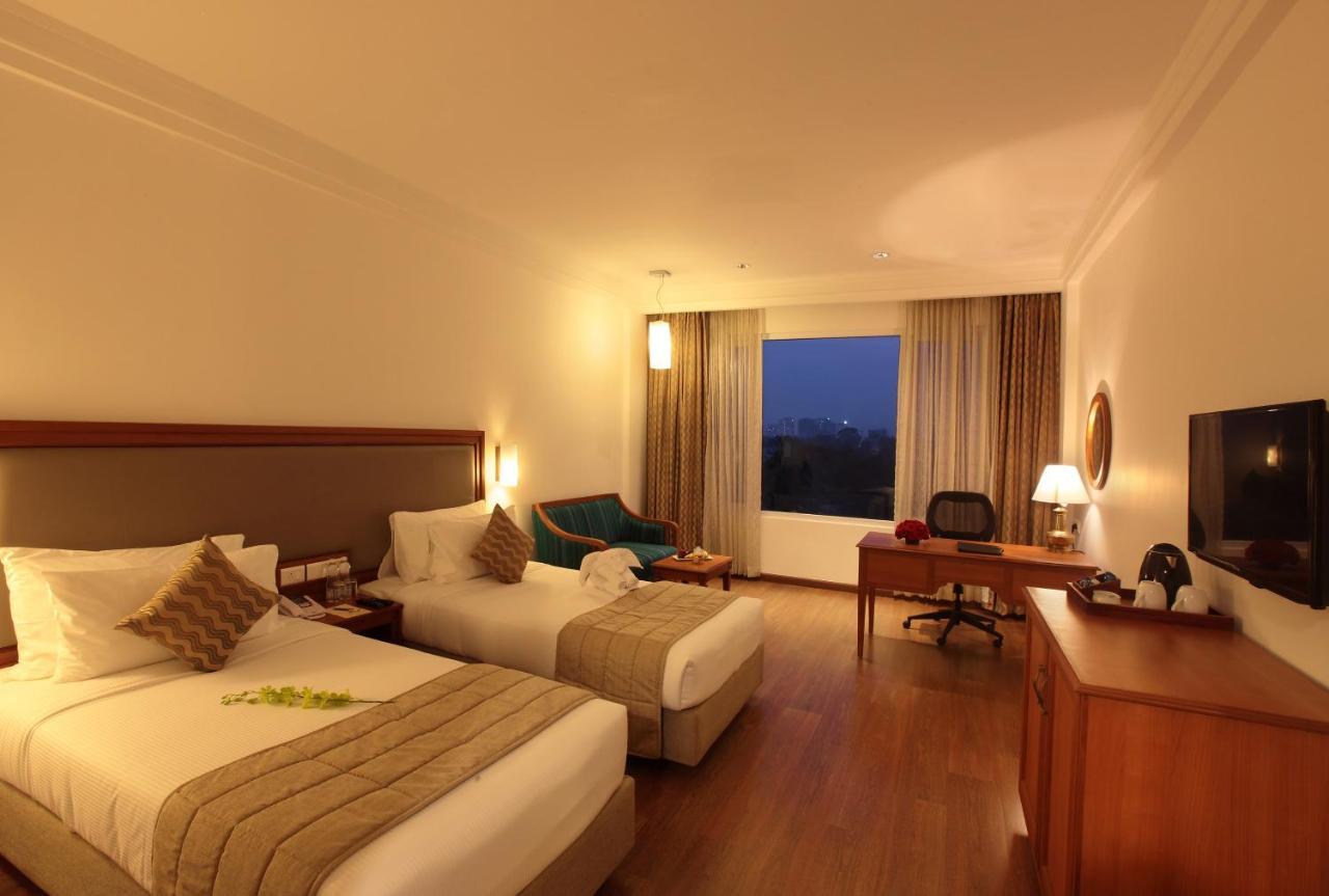 Monsoon Empress Kochi Hotel Exterior photo