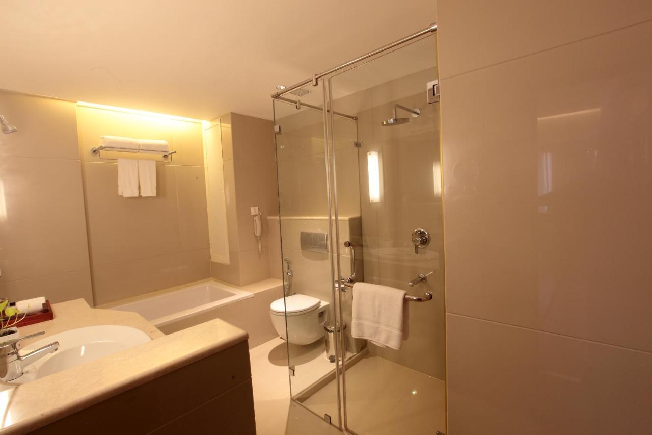 Monsoon Empress Kochi Hotel Exterior photo