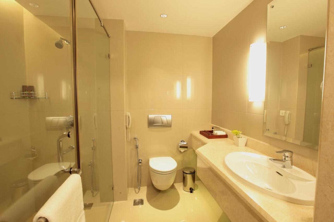 Monsoon Empress Kochi Hotel Exterior photo