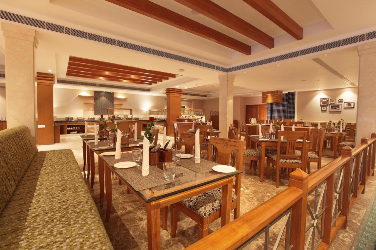 Monsoon Empress Kochi Hotel Exterior photo