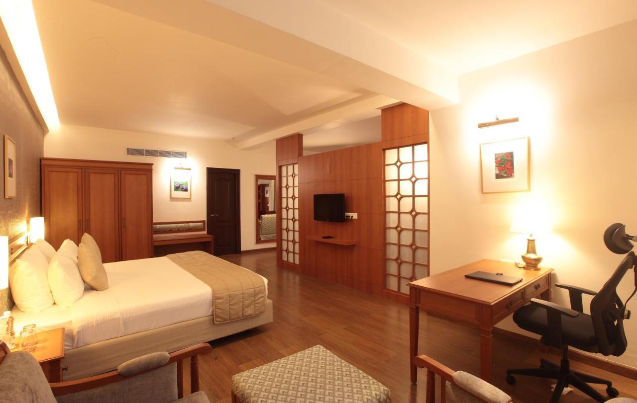 Monsoon Empress Kochi Hotel Exterior photo