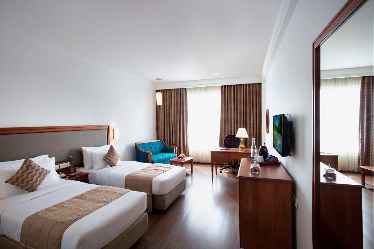 Monsoon Empress Kochi Hotel Exterior photo
