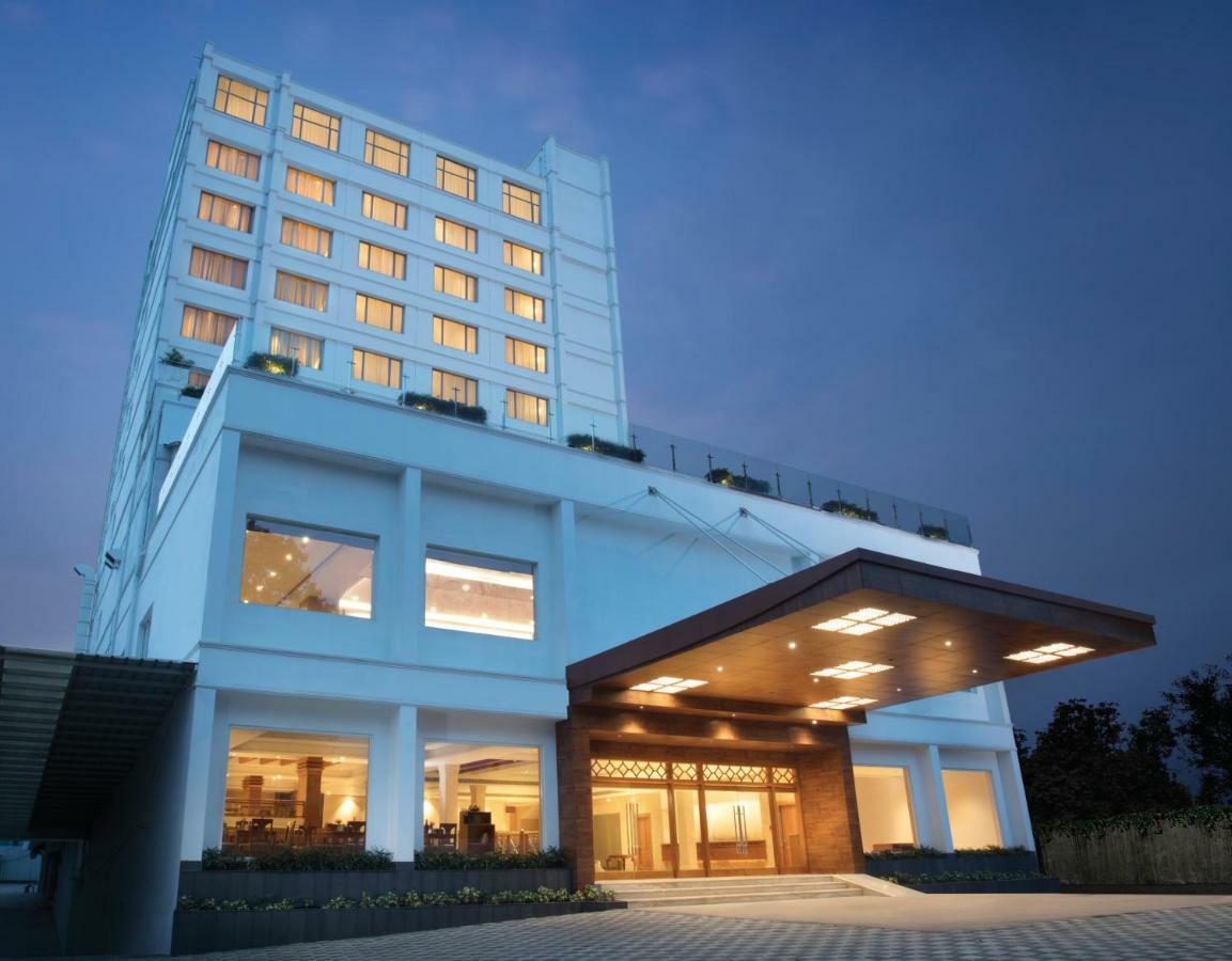 Monsoon Empress Kochi Hotel Exterior photo